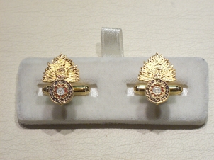 Royal Fusiliers enamelled cufflinks - Click Image to Close